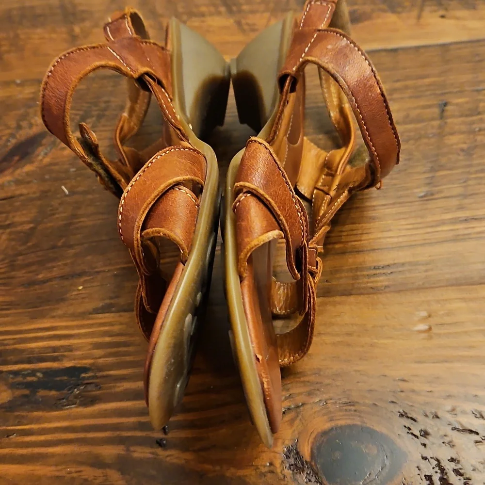 VINTAGE THINK LEATHER SANDALS